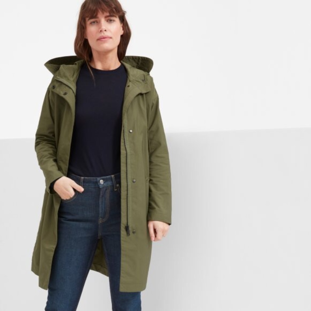 Everlane City Anorak in surplus army green